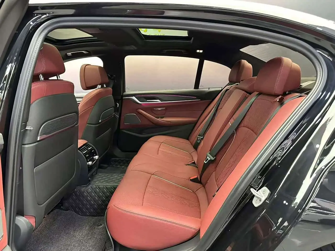 BMW 5 Series 2023 — Photo 5/9