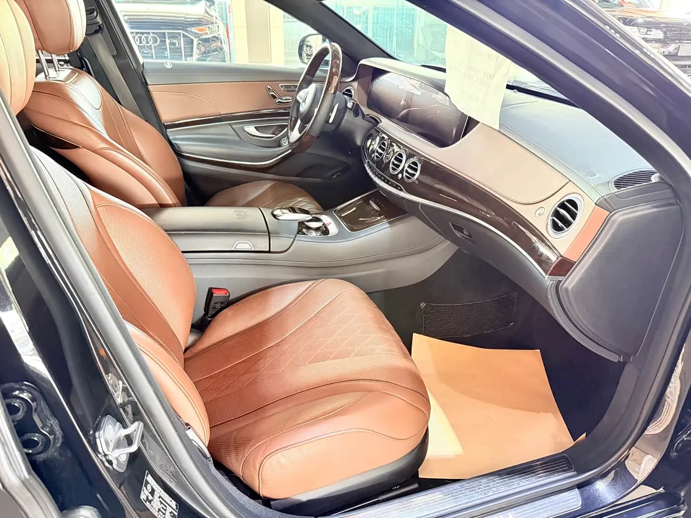 Mercedes-Benz Maybach S-Class 2018 — Фото 9/13