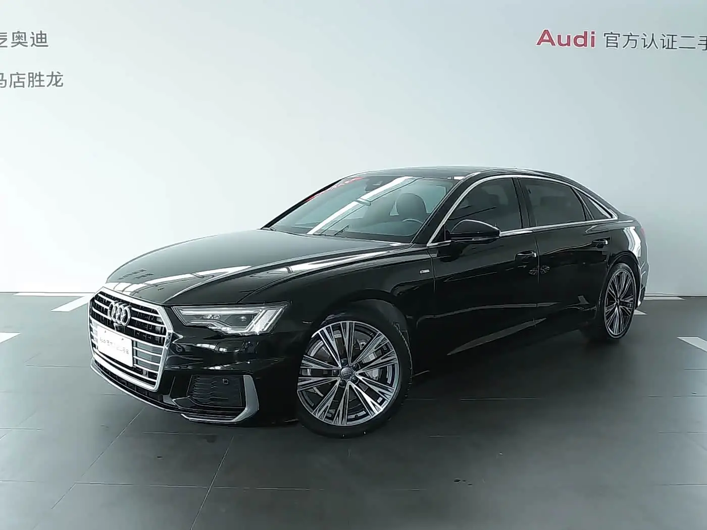Audi A6L 2022 — Фото 1/10