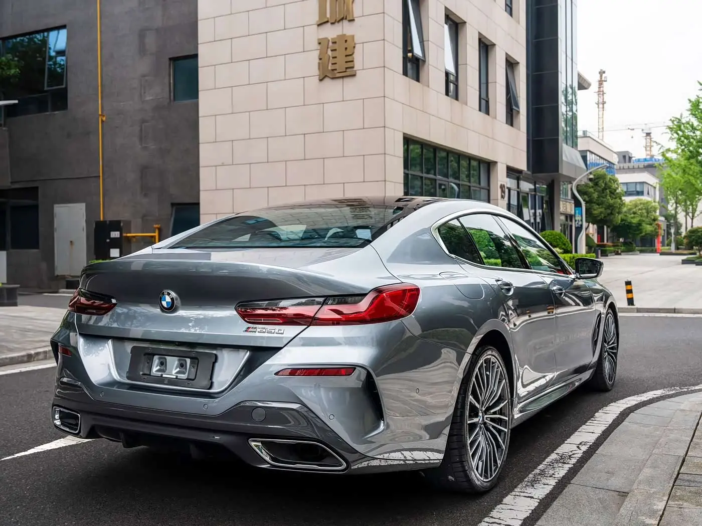 BMW 8 Series 2023 — Photo 9/9