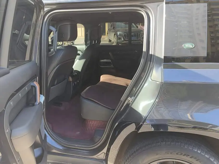 Land Rover Defender 2023 — Şəkil 11/16