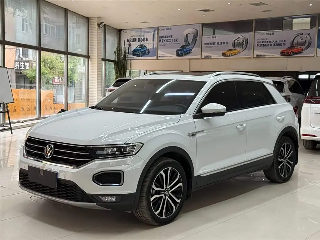 Volkswagen T-ROC 2021 — Photo 1/20