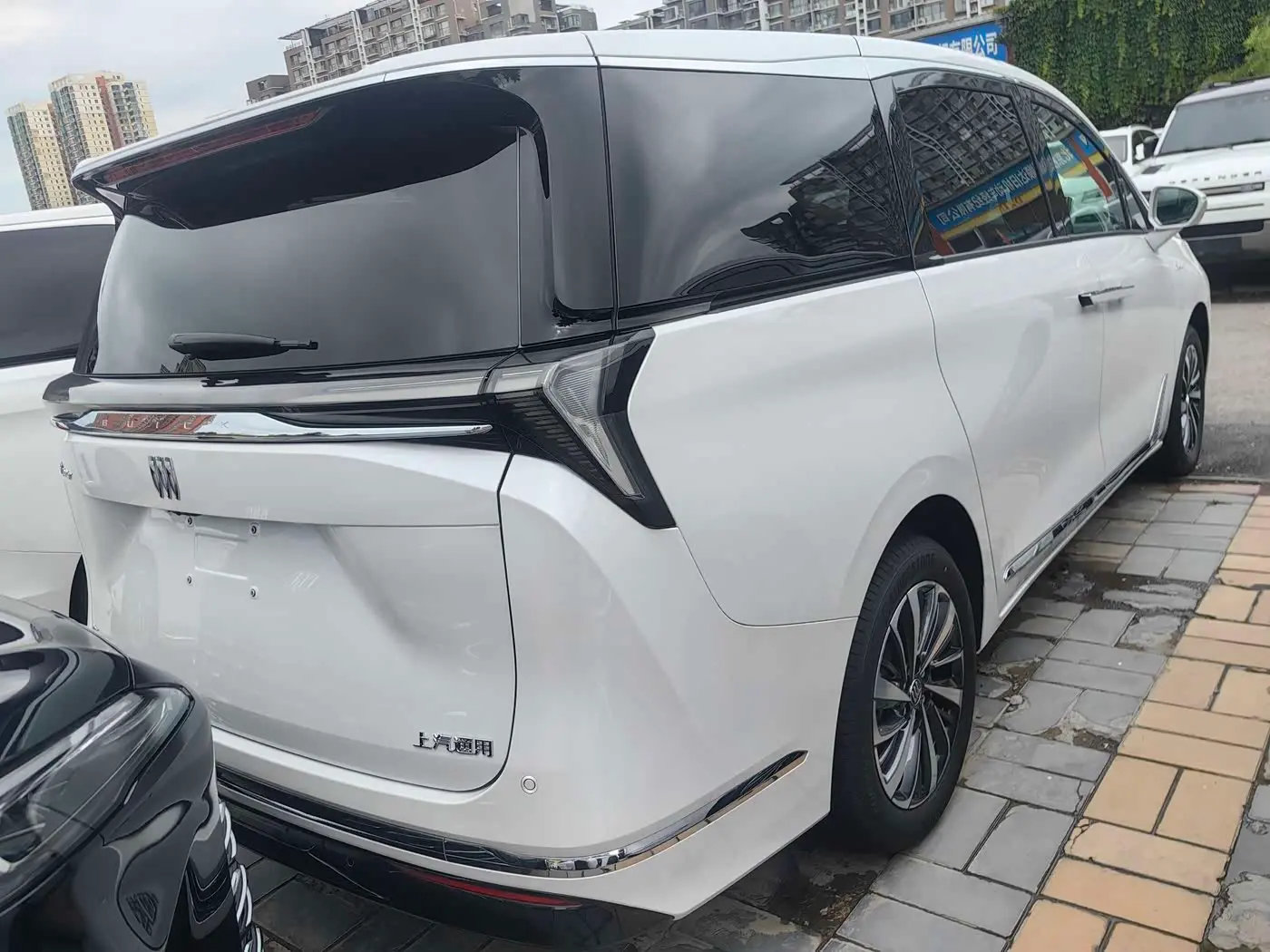 Buick GL8 2026 — Photo 14/15