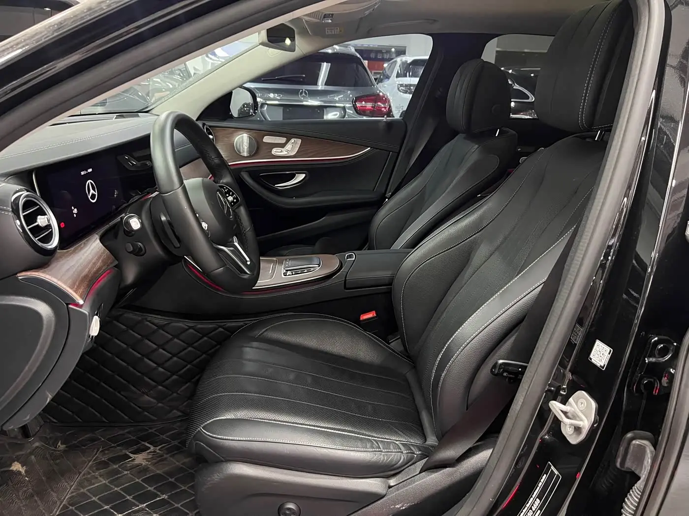 Mercedes-Benz E-Class 2020 — Photo 10/16