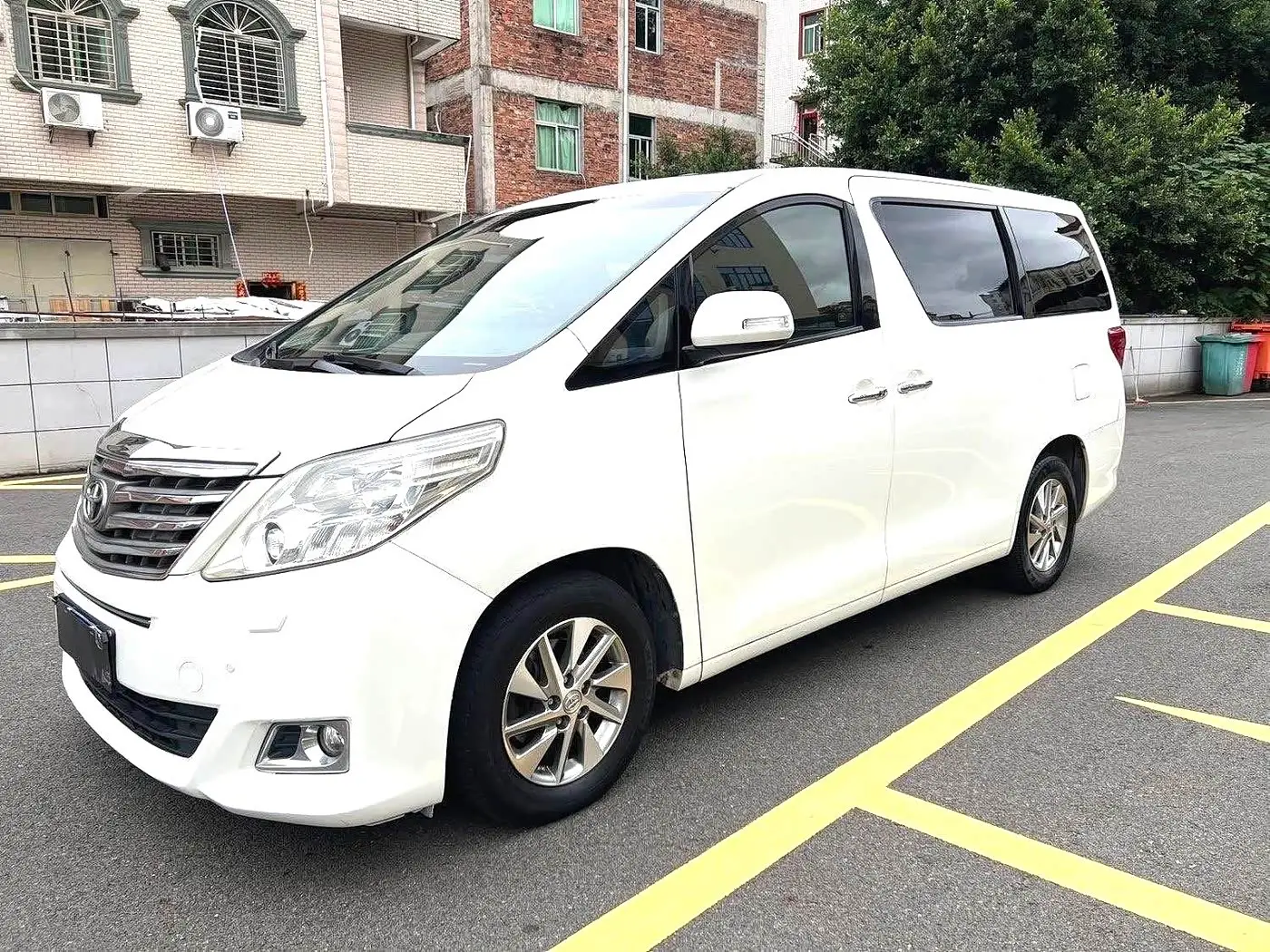 Toyota Alphard, 2012