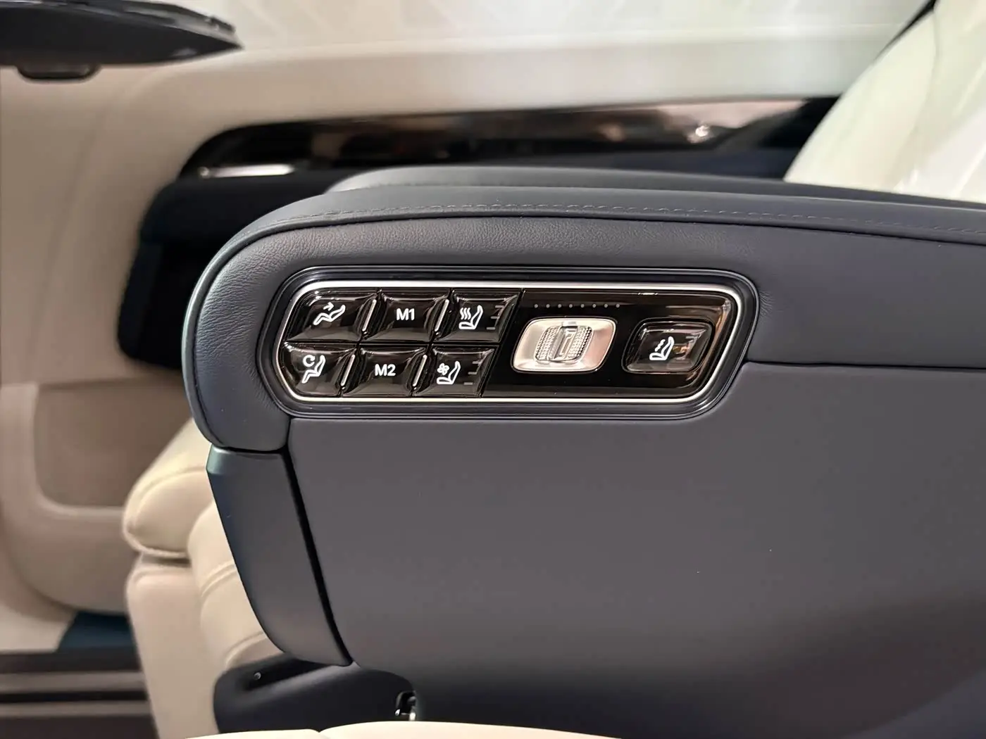 ZEEKR 9X 2026 — Photo 14/20