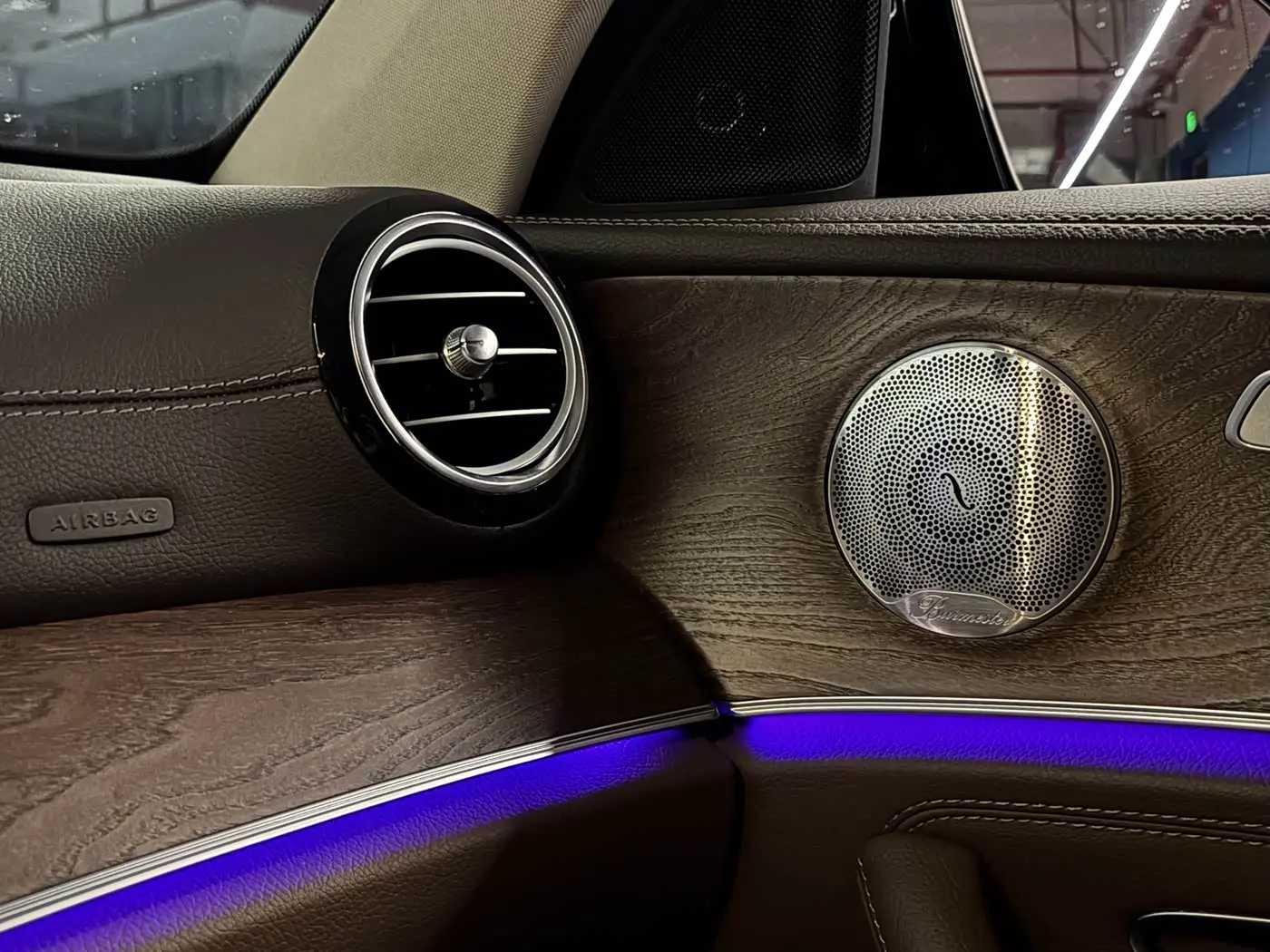 Mercedes-Benz E-Class 2020 — Photo 14/20