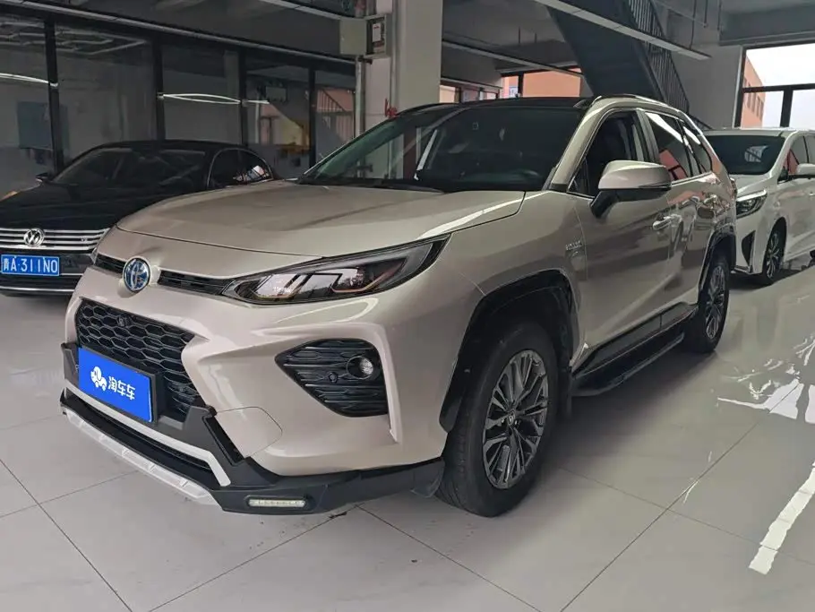 Toyota Wildlander 2024 — Photo 1/16