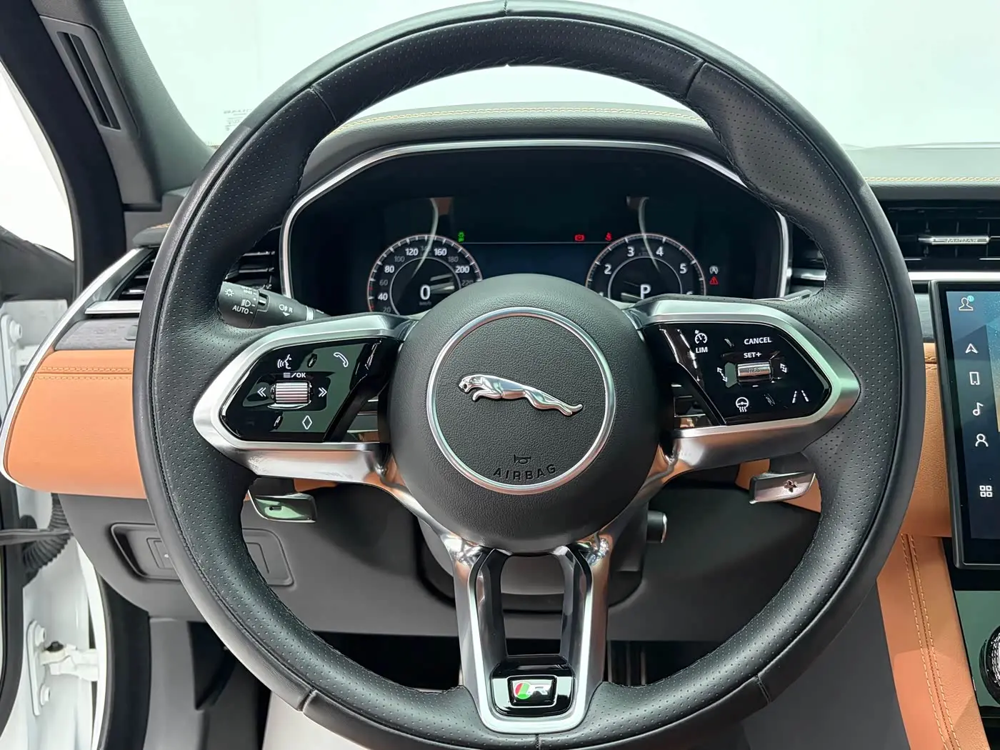 Jaguar XFL 2024 — Фото 17/20