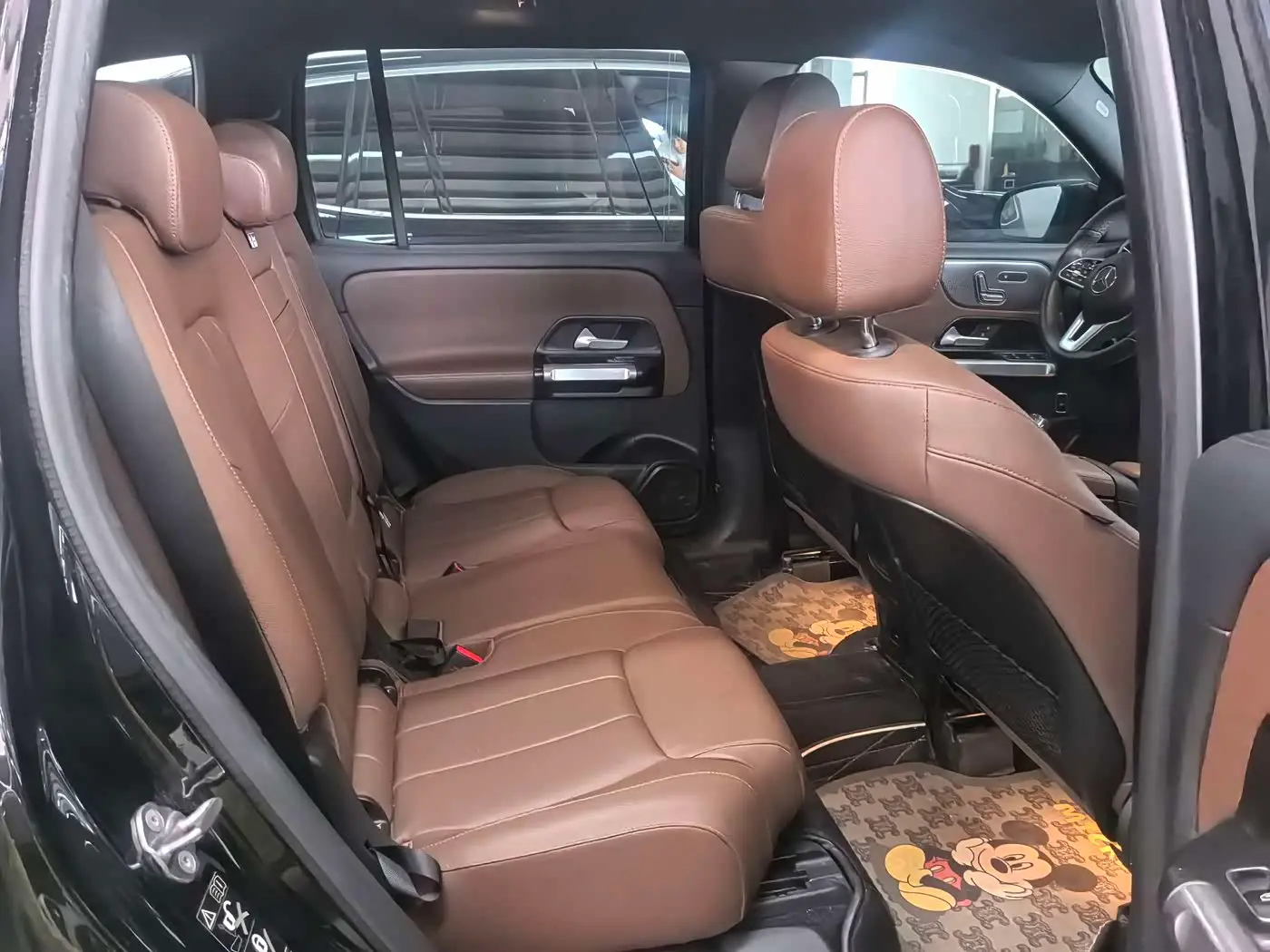 Mercedes-Benz GLB 2023 — Фото 13/20