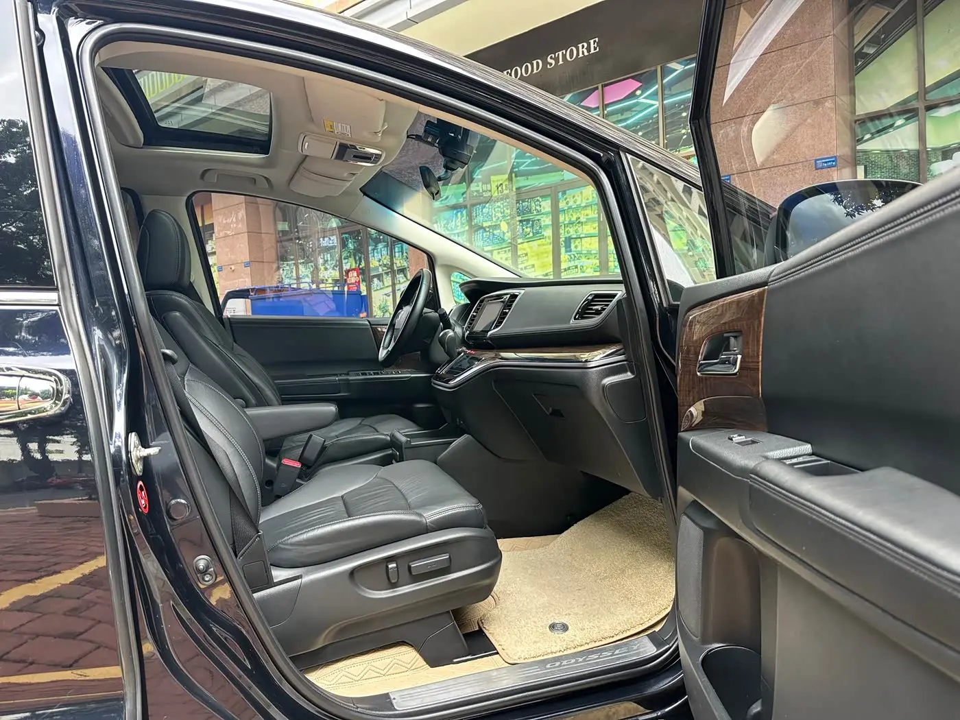 Honda Odyssey 2018 — Фото 10/17