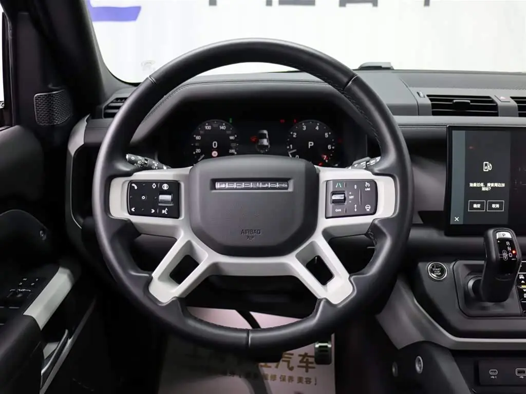 Land Rover Defender 2024 — Фото 13/20
