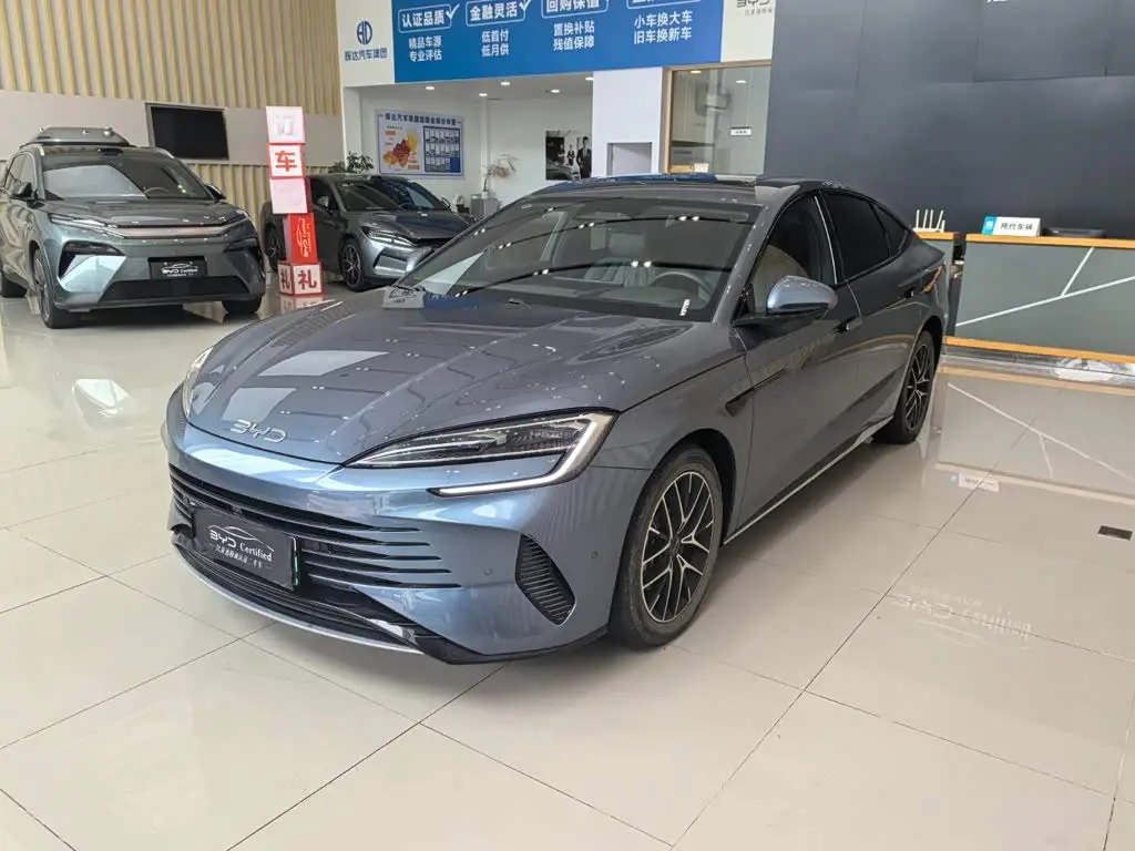 BYD Seal 07 DM-i 2025 — Photo 1/15