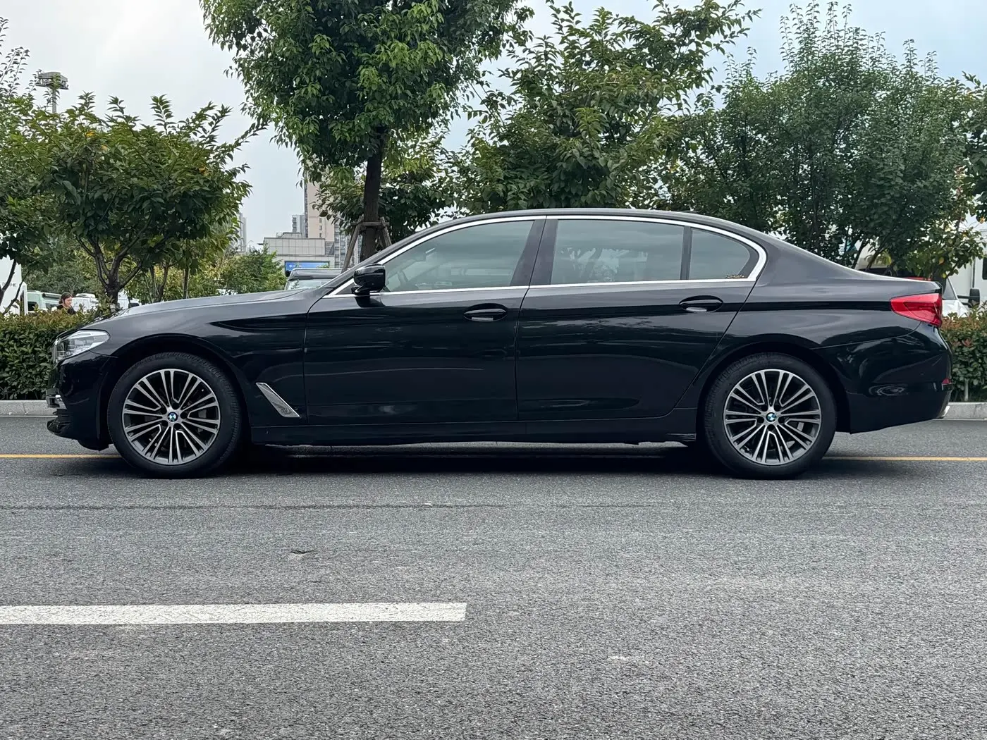 BMW 5 Series 2019 — Photo 7/20