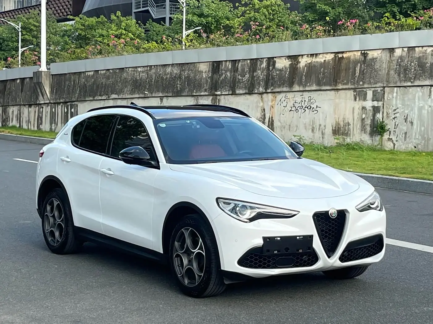 Alfa Romeo Stelvio 2021 — Фото 2/20