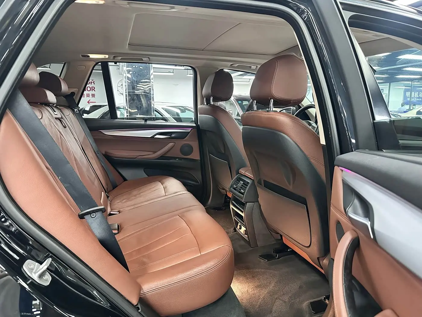 BMW X5 2018 — Фото 11/18