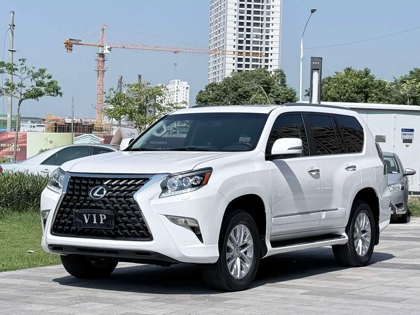 Lexus GX 2017 — Şəkil 1/20