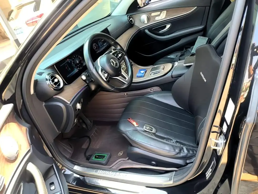 Mercedes-Benz E-Class 2019 — Фото 15/20