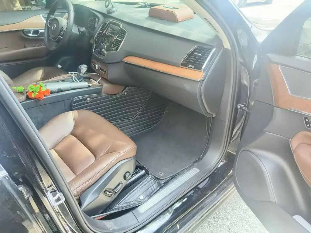 Volvo XC90 2019 — Photo 11/11