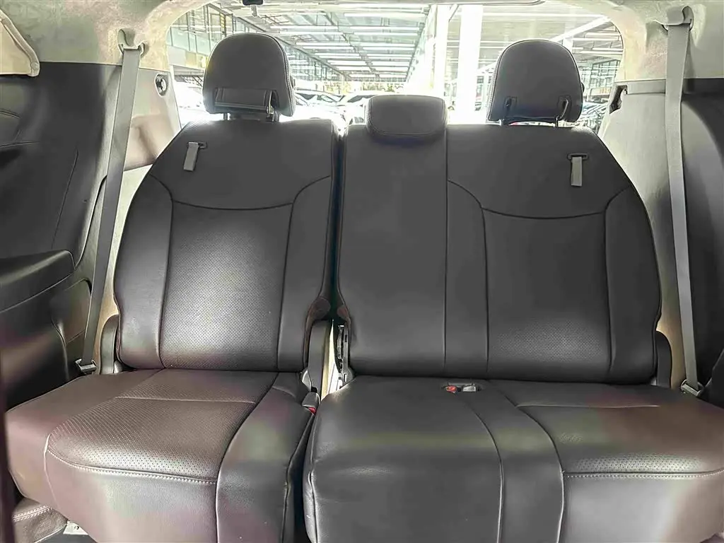 Toyota Sienna 2022 — Photo 18/20