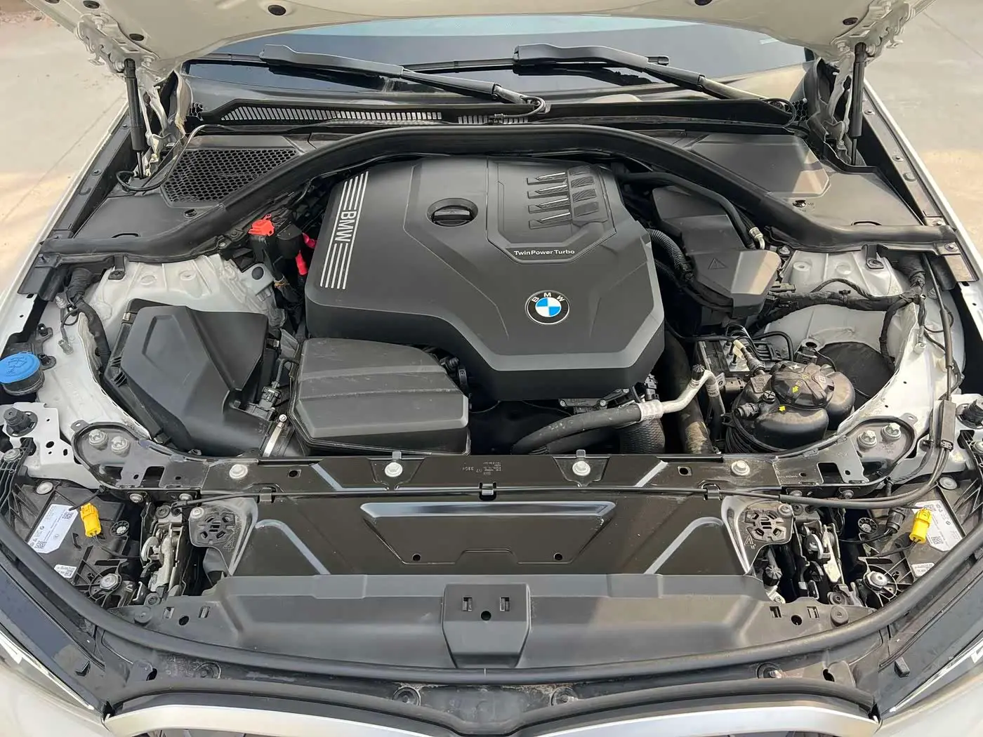 BMW 3 Series 2025 — Photo 11/15