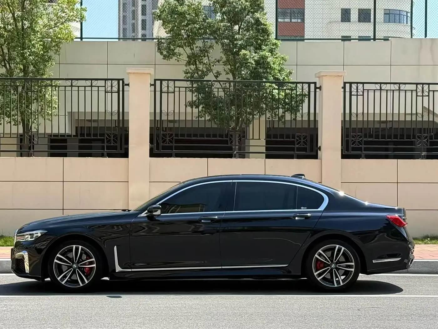 BMW 7 Series 2019 — Photo 7/9