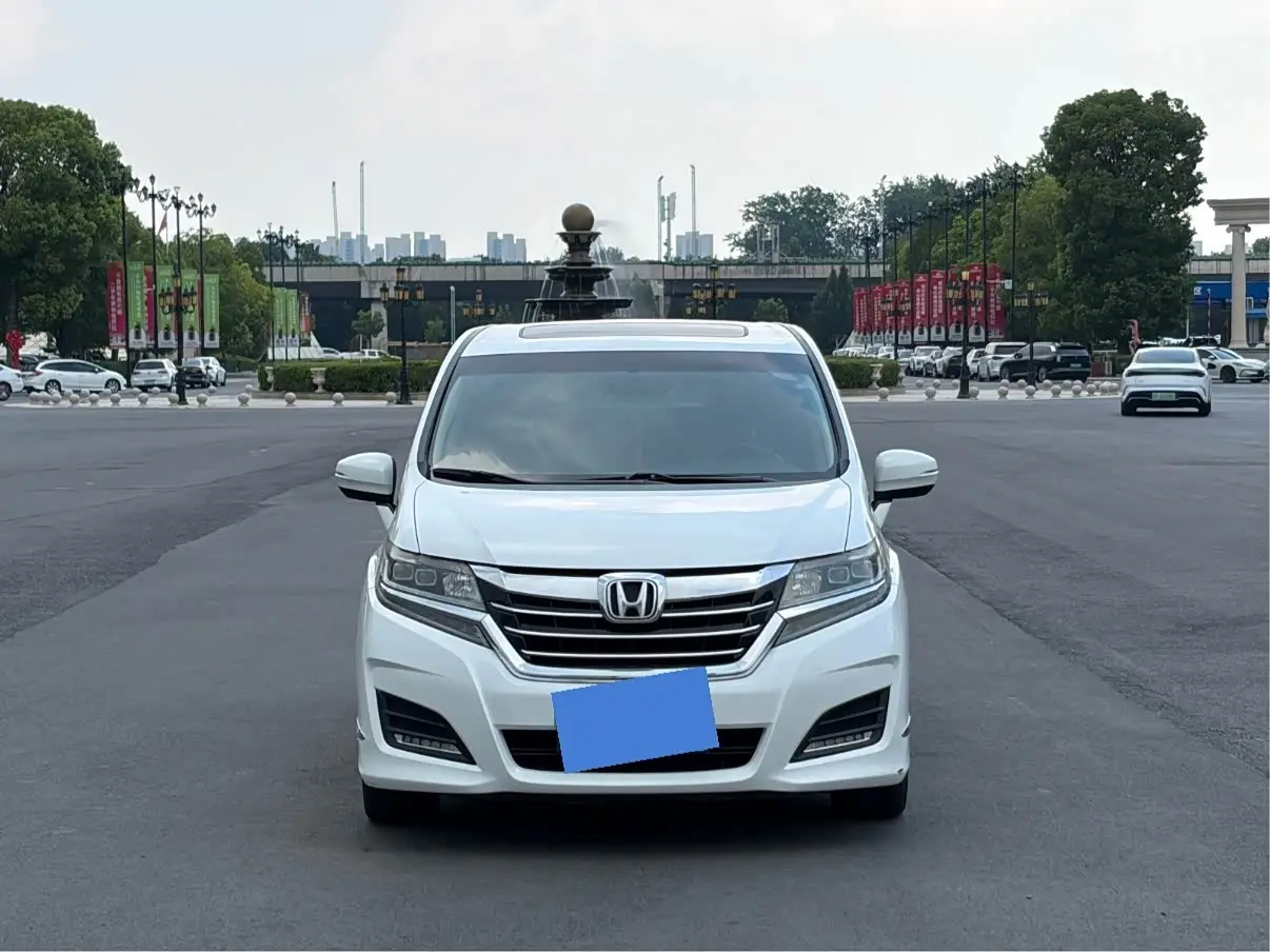 Honda Elysion 2016 — ფოტო 2/18