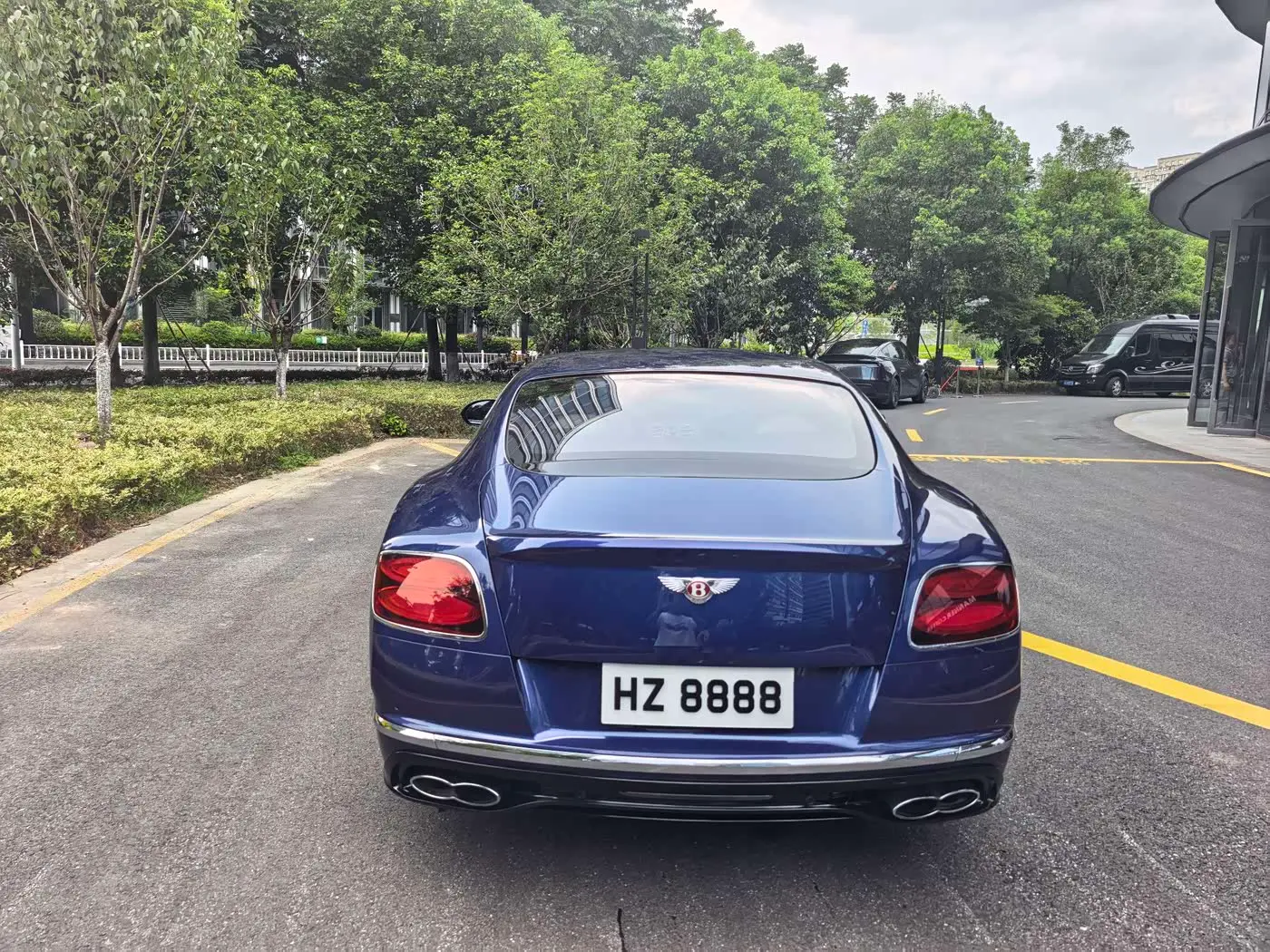 Bentley Continental 2018 — Фото 16/17