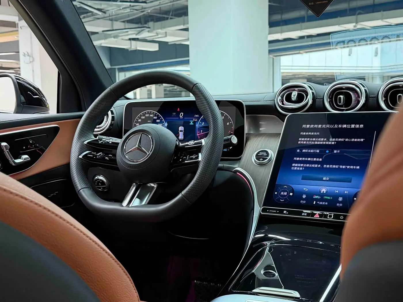 Mercedes-Benz GLC 2025 — Фото 19/20