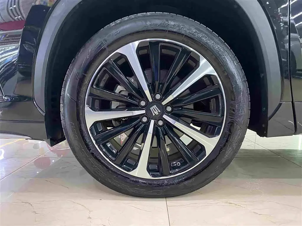 Toyota Crown Kluger 2024 — Photo 8/18
