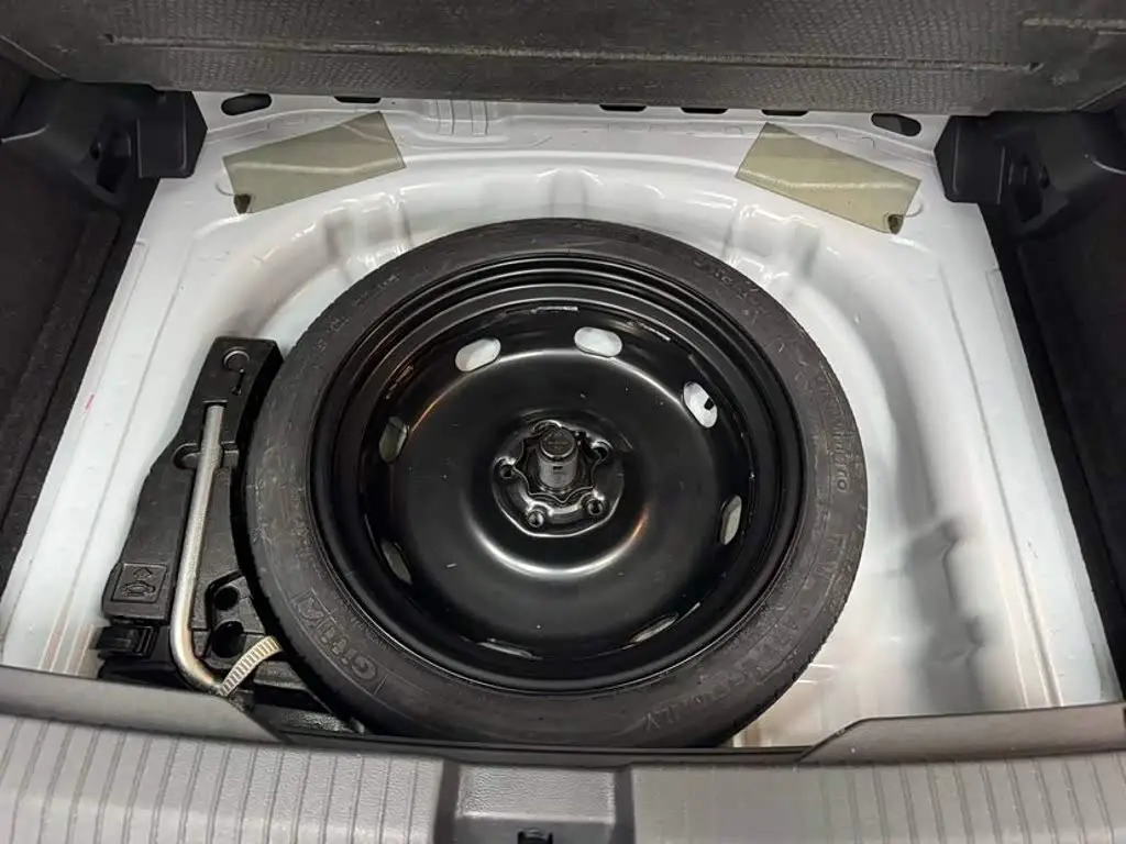 Volkswagen T-ROC 2023 — Photo 17/20