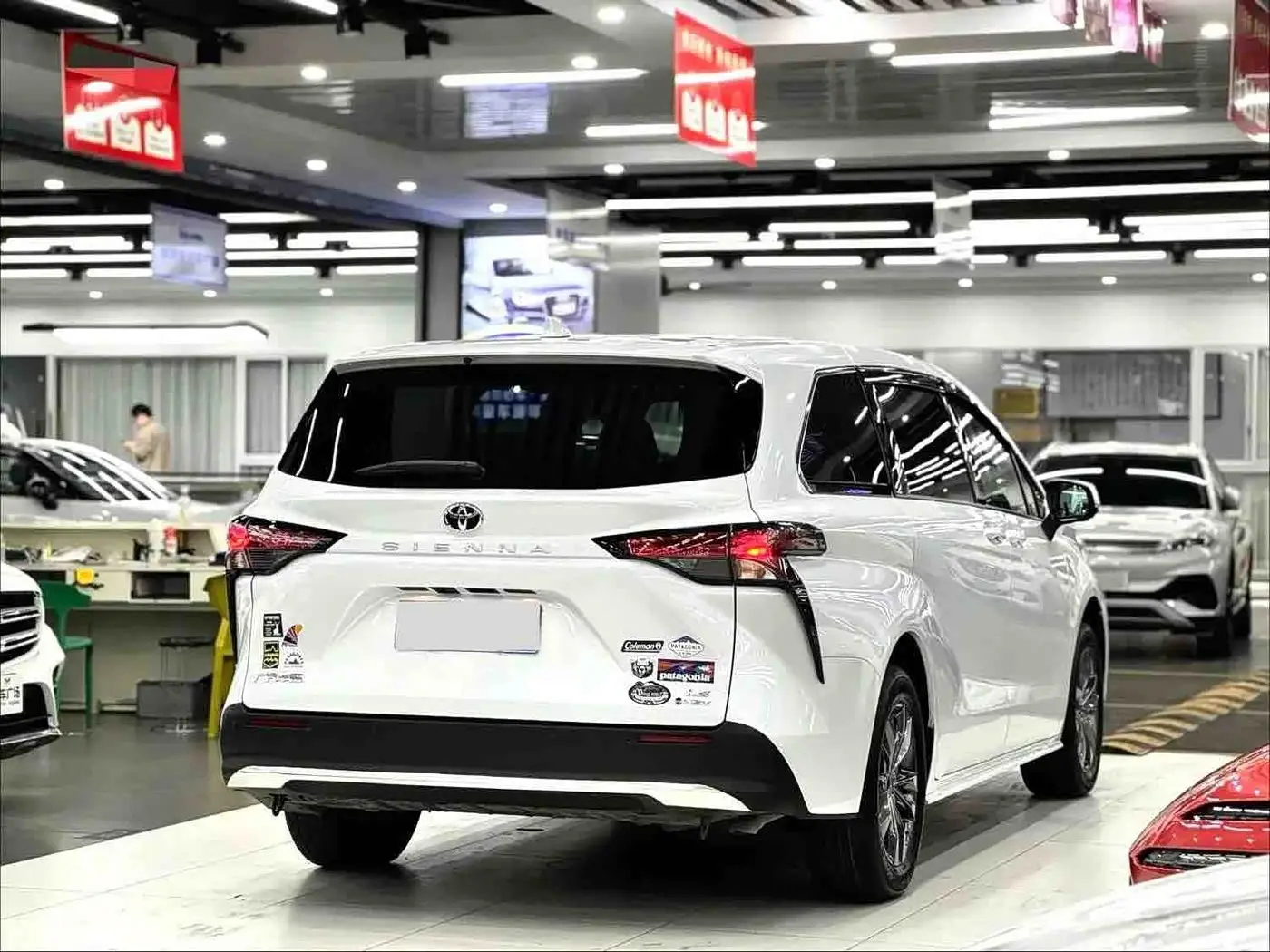 Toyota Sienna 2026 — Photo 6/19