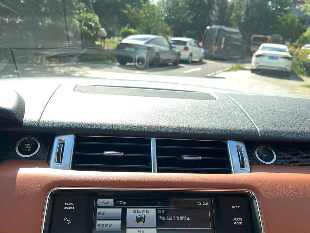 Land Rover Range Rover Sport 2015 — Photo 10/18