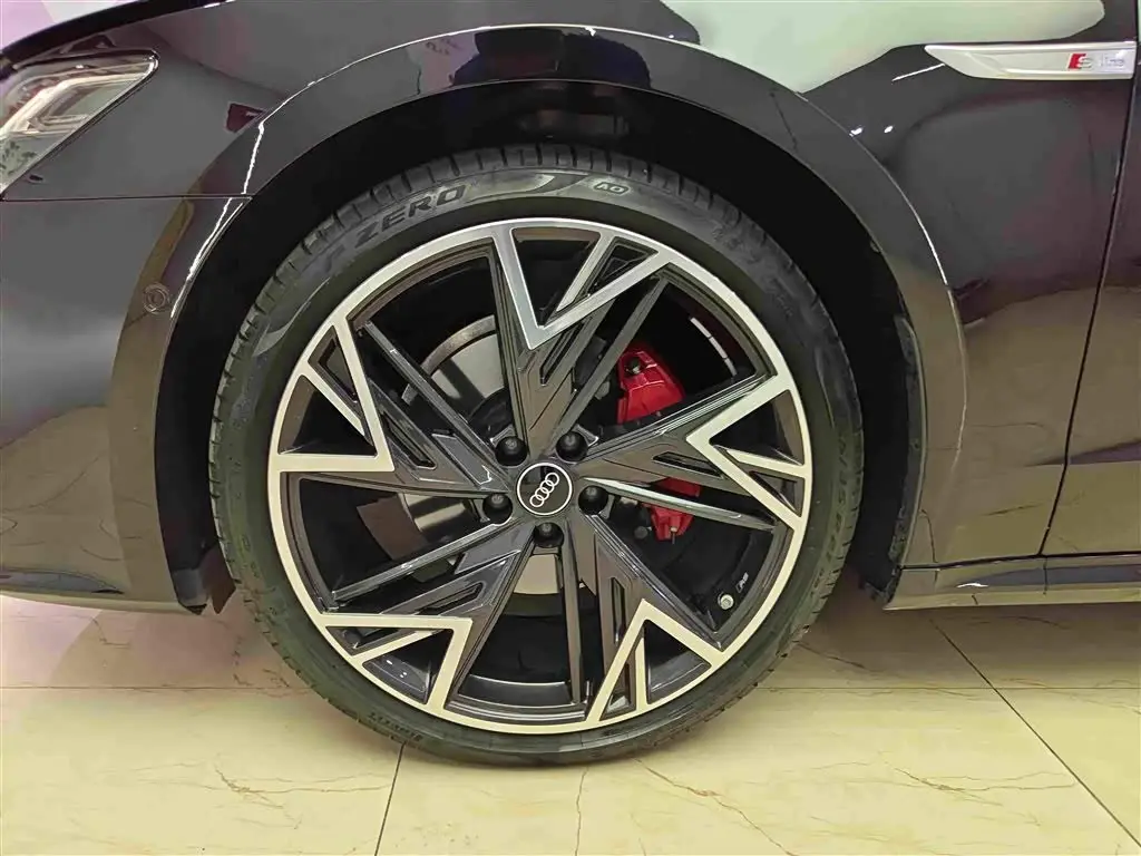 Audi A7L 2025 — Şəkil 8/18