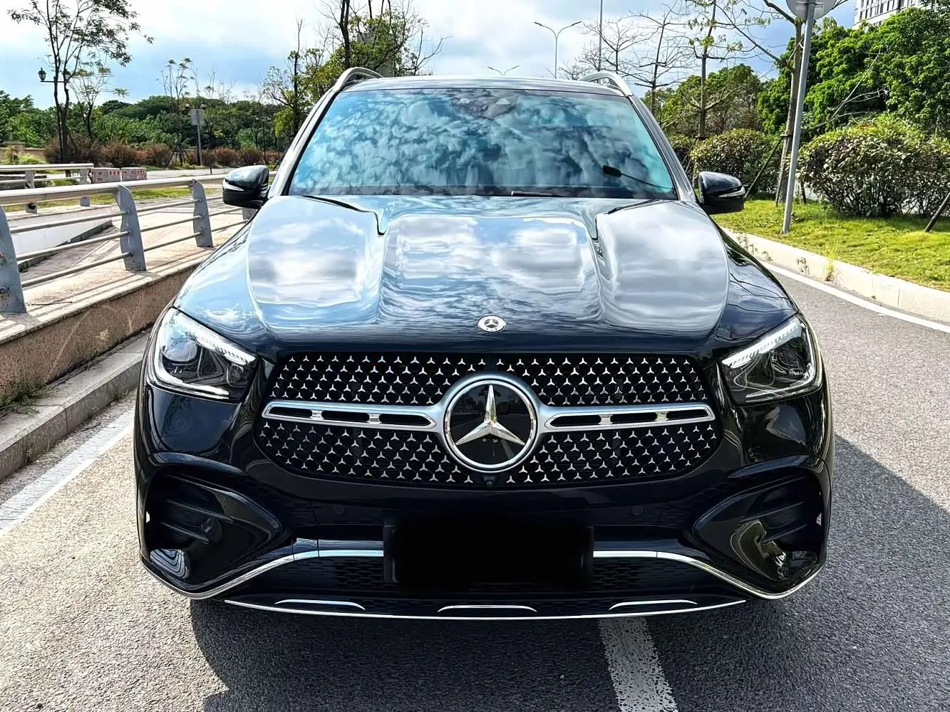 Mercedes-Benz GLE 2023 — Photo 2/8