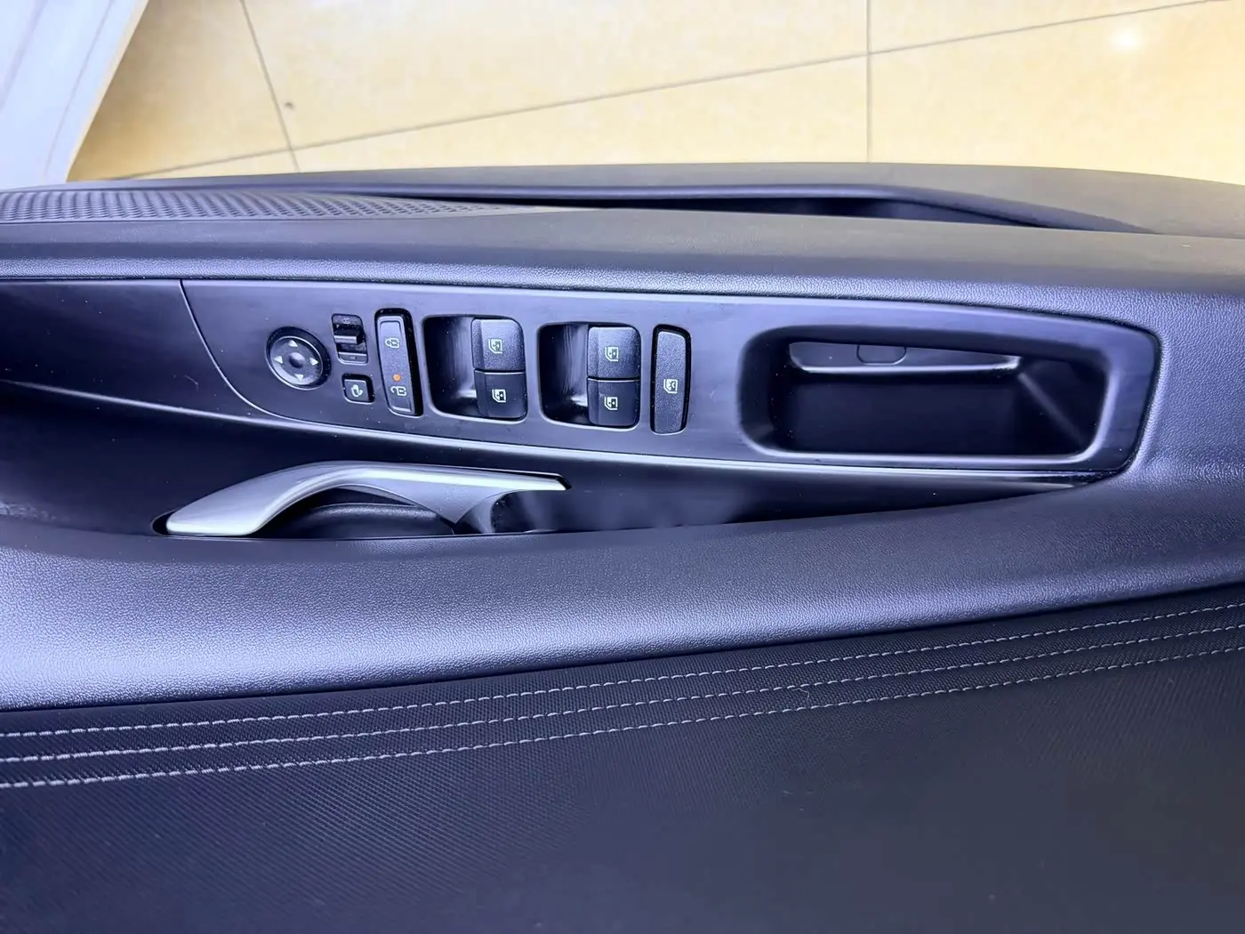 Hyundai Elantra 2023 — Photo 15/20