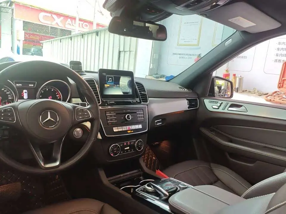 Mercedes-Benz GLS 2018 — Photo 5/9