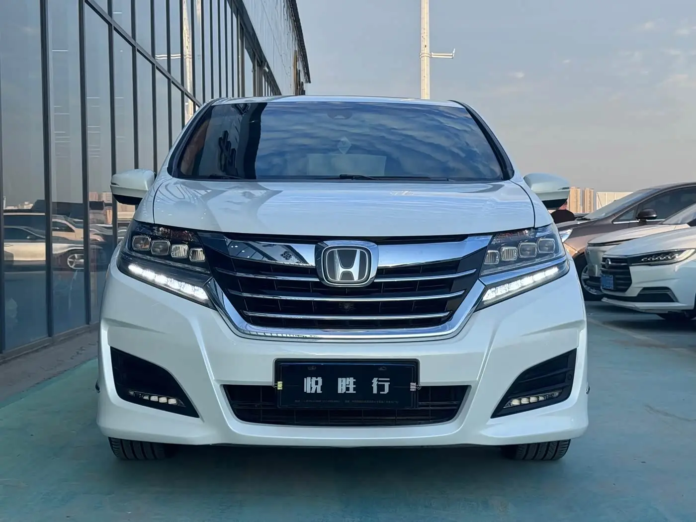 Honda Elysion 2017 — Photo 2/20