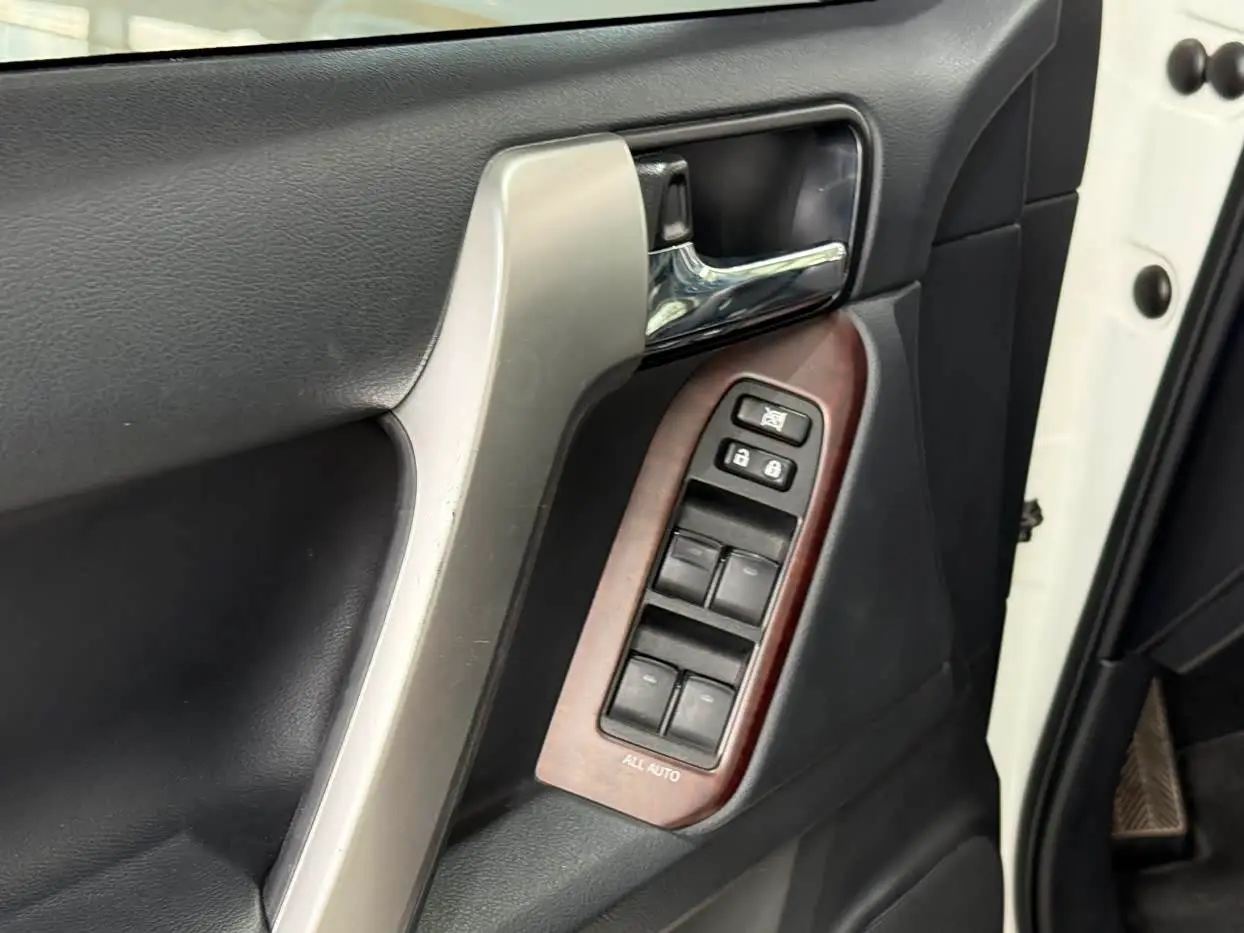 Toyota Prado 2016 — Şəkil 16/19