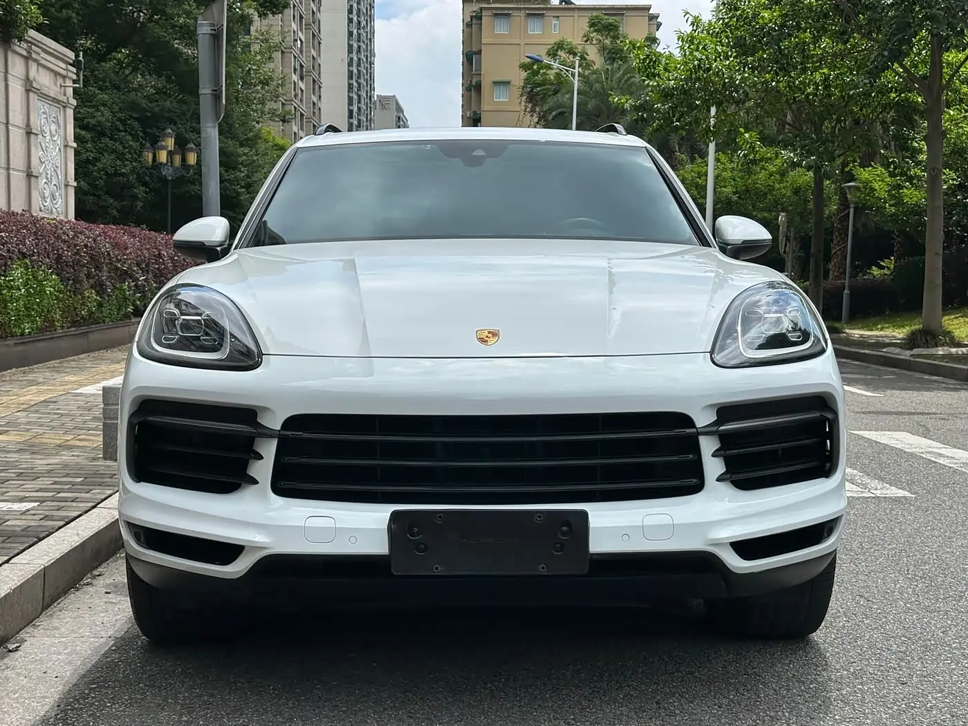 Porsche Cayenne 2020 — Photo 2/15