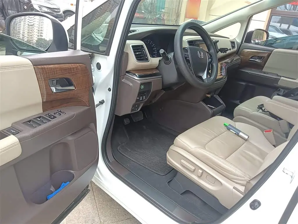 Honda Odyssey 2018 — Photo 13/20