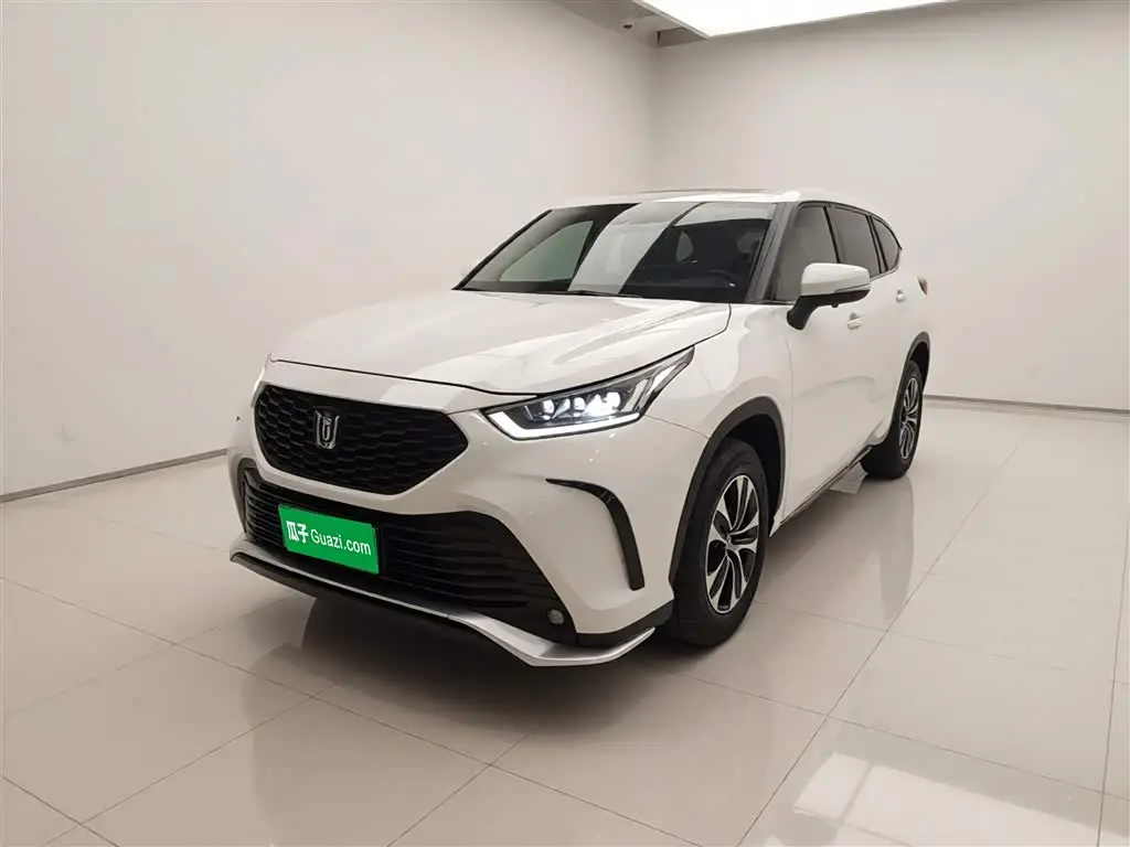 Toyota Crown Kluger 2021 — Photo 2/20