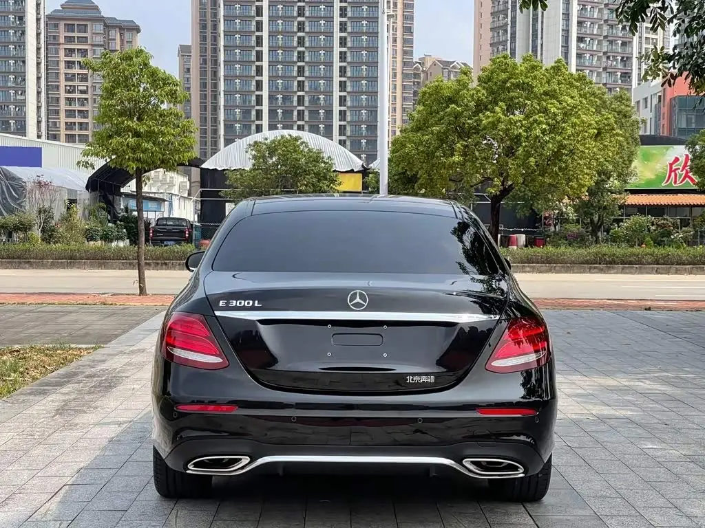 Mercedes-Benz E-Class 2020 — Photo 8/9