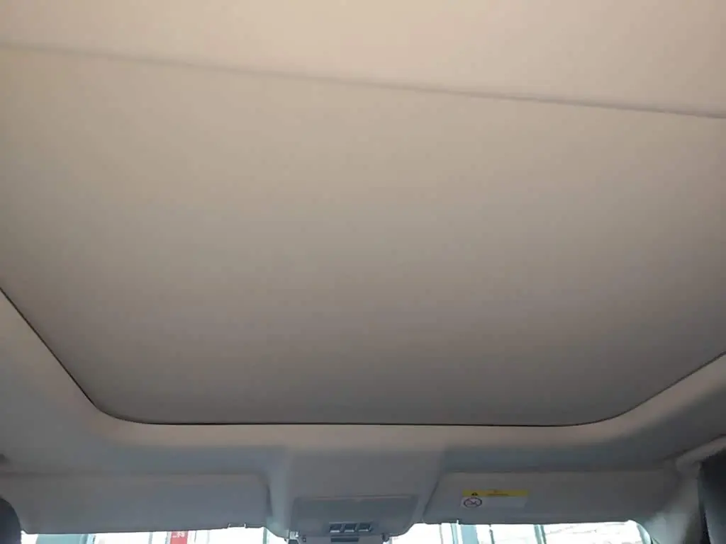 Land Rover Discovery 2017 — Photo 18/20