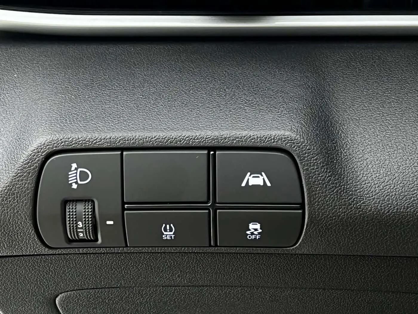 Hyundai Elantra 2023 — Photo 12/20