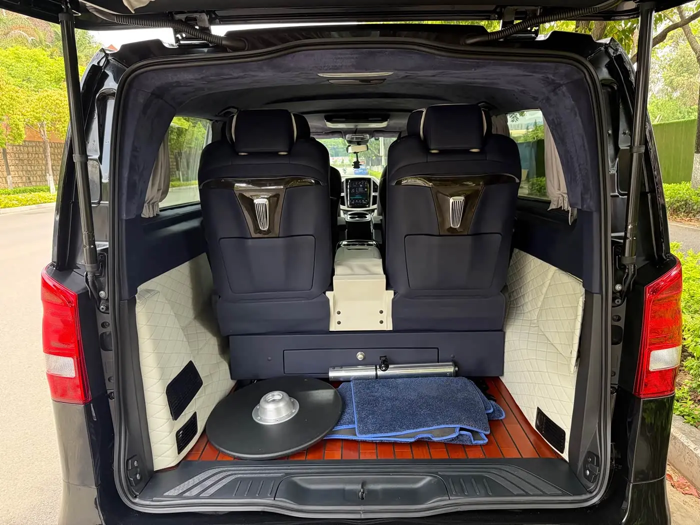 Mercedes-Benz Vito 2021 — ფოტო 19/20
