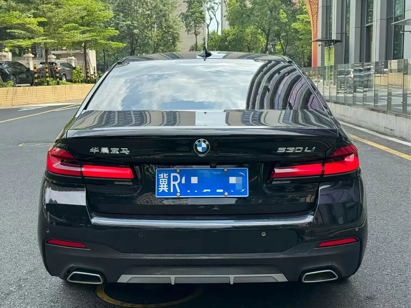 BMW 5 Series 2023 — Photo 3/11