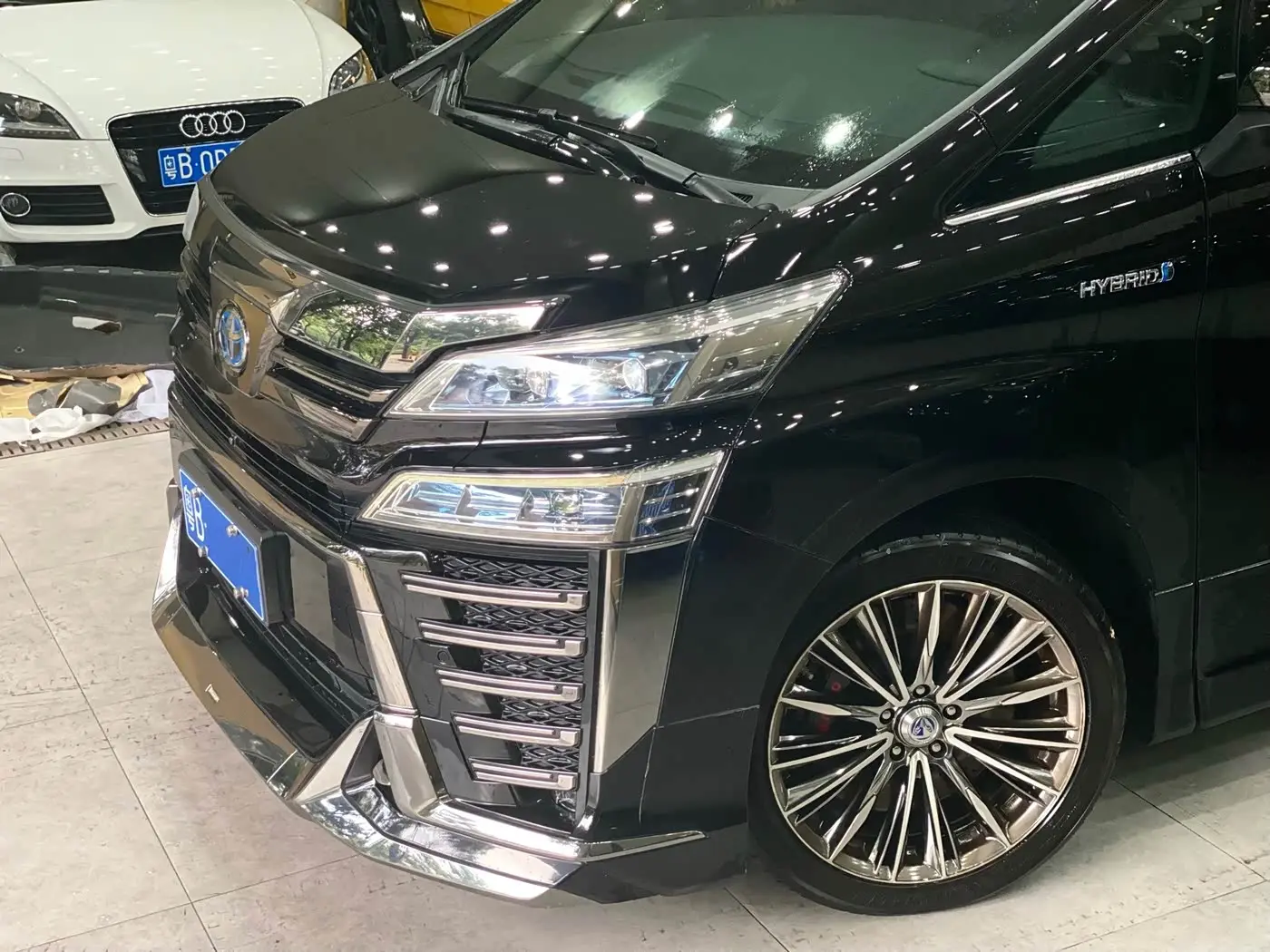 Toyota Vellfire 2020 — Photo 4/19