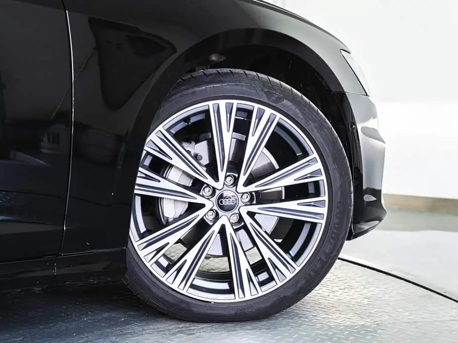 Audi A6L 2024 — Photo 6/20