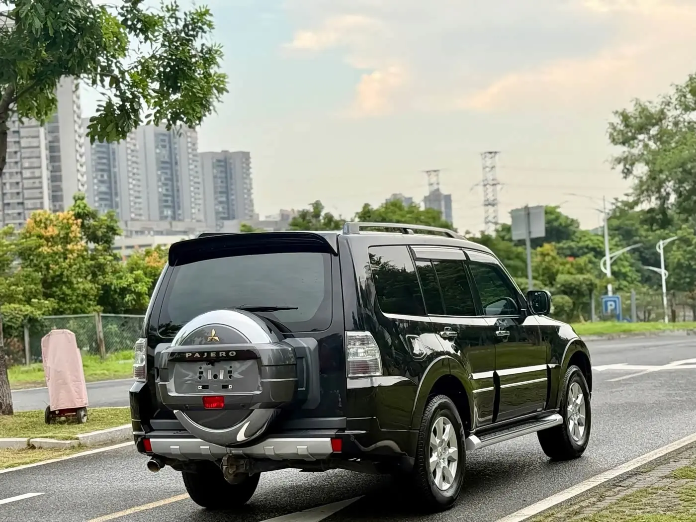 Mitsubishi Pajero 2018 — Фото 7/19